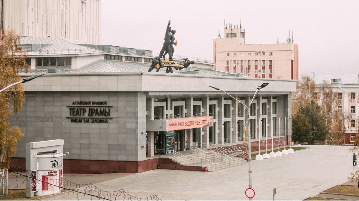 Депутаты поддержали идею присвоить Барнаулу звание "Город трудовой доблести"