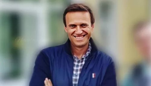 Кто такой Алексей Навальный* и как он оказался в колонии