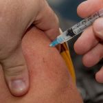 Строго по записи: в Алтайском крае начали делать прививки от гриппа