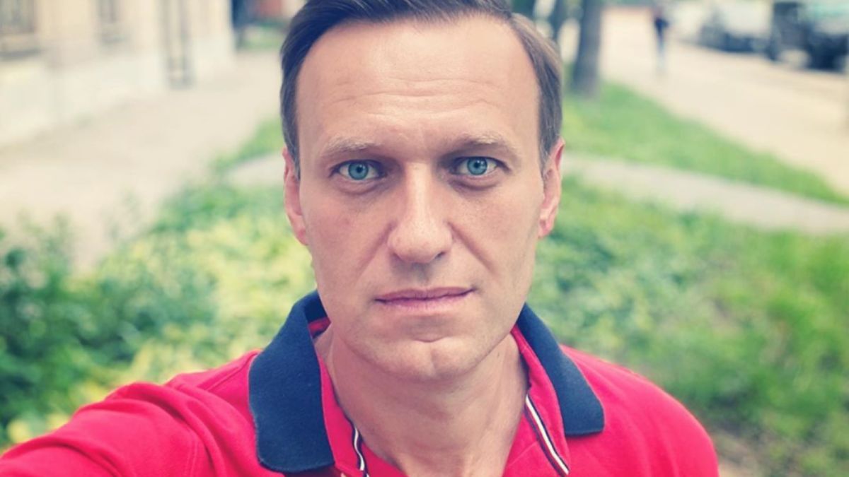 От зарина до "Новичка": врачи - о том, чем могли отравить Навального