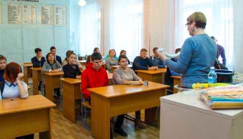 Российским школам запретили собирать деньги на антисептики