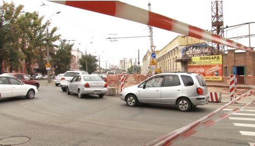 Ремонт дорог парализовал Барнаул: как долго горожанам терпеть пробки