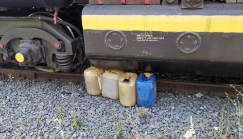 На Алтае работники транспортного предприятия хотели слить топливо из поезда