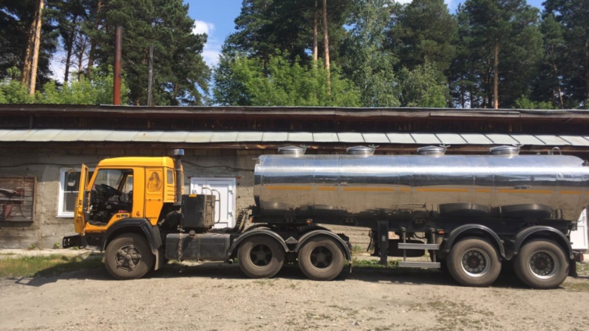 В Алтайском крае осудят "банду", которая похитила молока на 27 млн рублей