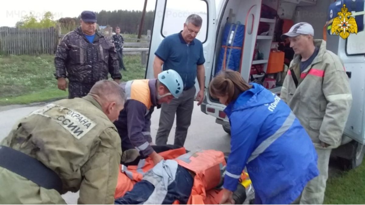 Спасатели достали из колодца жителя алтайского села