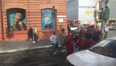 Не пропустил: женщину сбили на зебре в центре Барнаула