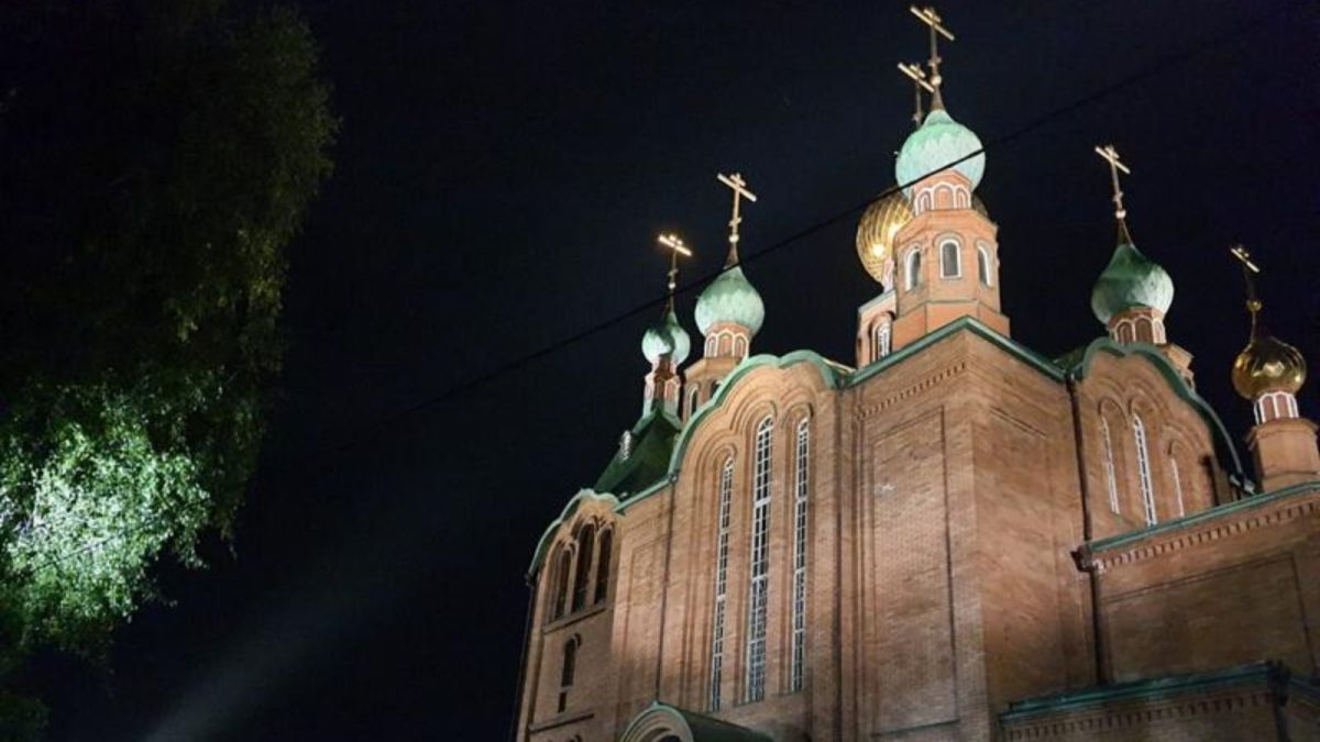 Подсветку церкви в Новоалтайске включат 1 сентября