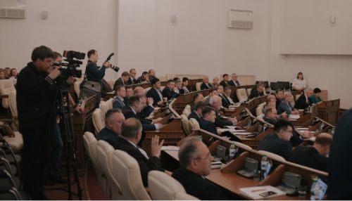 Взятие парламента: алтайские промышленники готовы пулом пойти на выборы в АКЗС