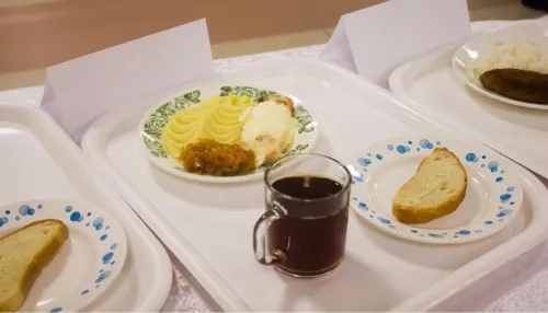 В школах и детских садах Алтайского края планируют поднять цены на питание