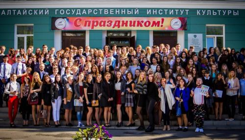 Алтайский институт культуры может потерять профессуру из-за ковида