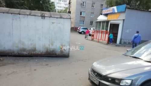 Барнаульцы жалуются на нелегальные гаражи, которые отравляют им жизнь