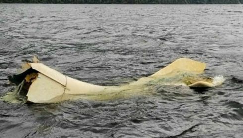 Хвост затонувшего 14 лет назад самолета обнаружили в Телецком озере