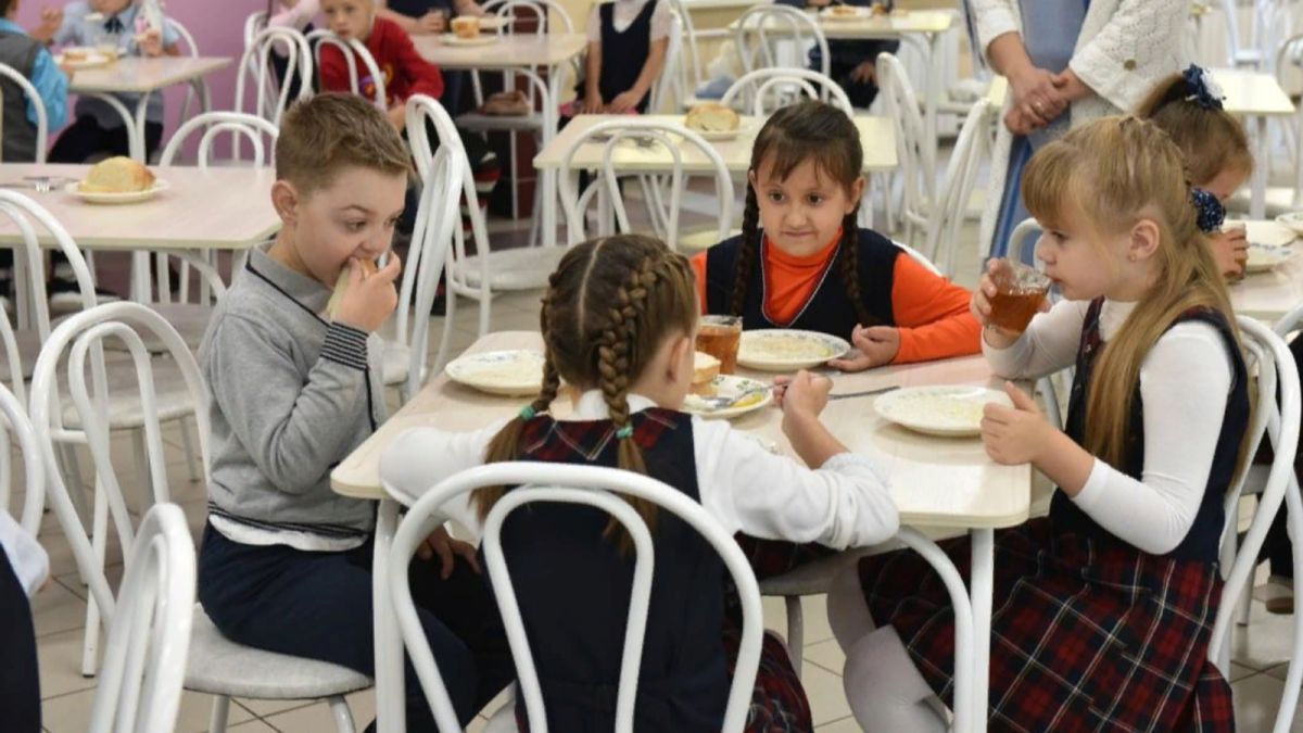 Барнаульские школьники будут питаться по новому меню