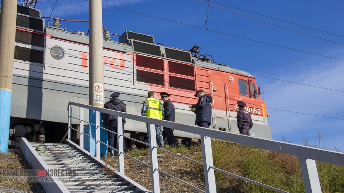 Попавшего под товарный поезд подростка в Камне-на-Оби будут лечить в Барнауле