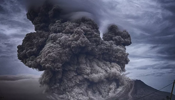 В Индонезии проснулся от спячки вулкан Марапи – есть погибшие