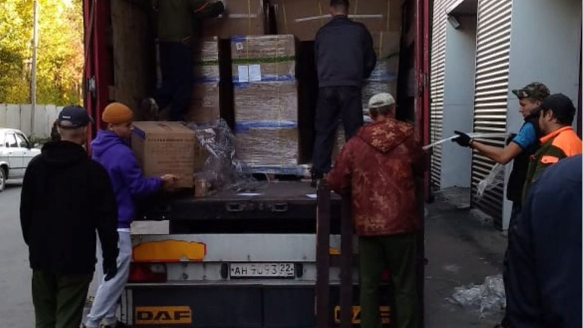 Собянин направил гуманитарную помощь Алтайскому краю