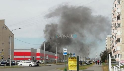 Очередной пожар: кооперативный гараж загорелся в Барнауле