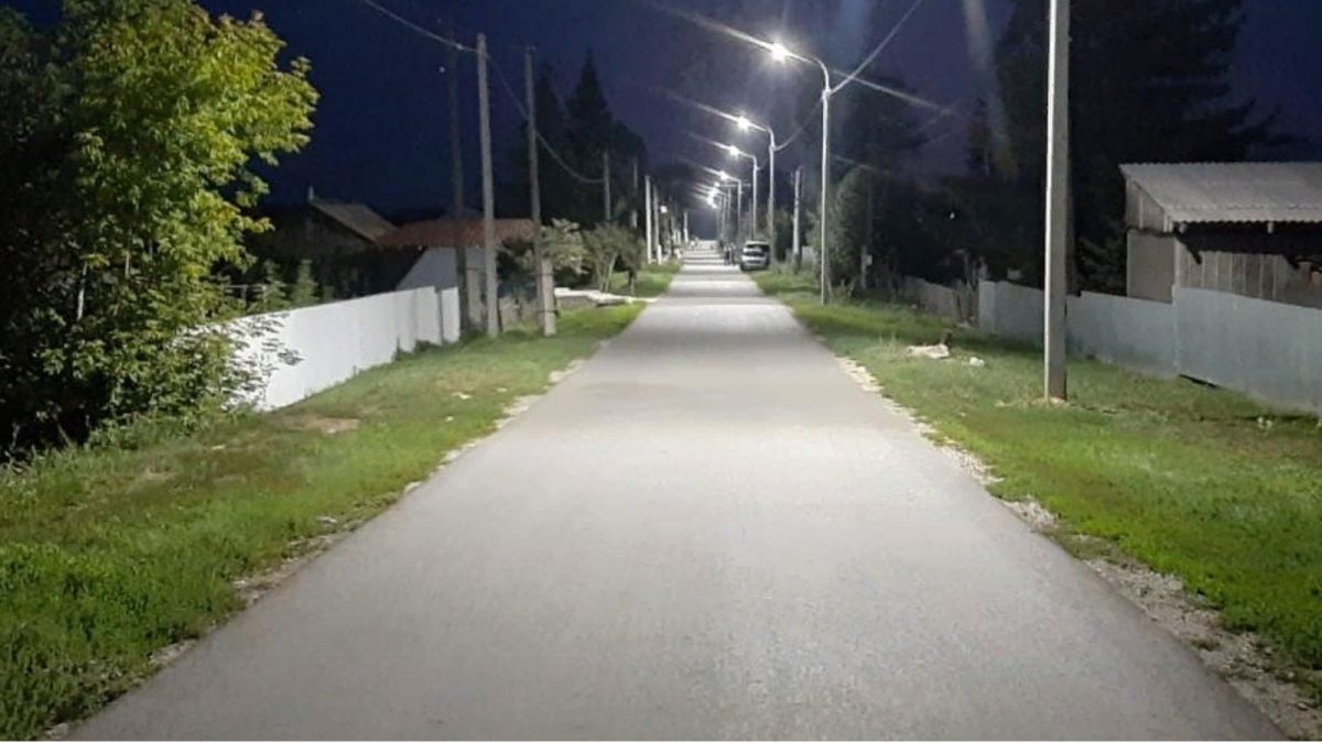 Освещение и тротуар сделали в барнаульских поселках