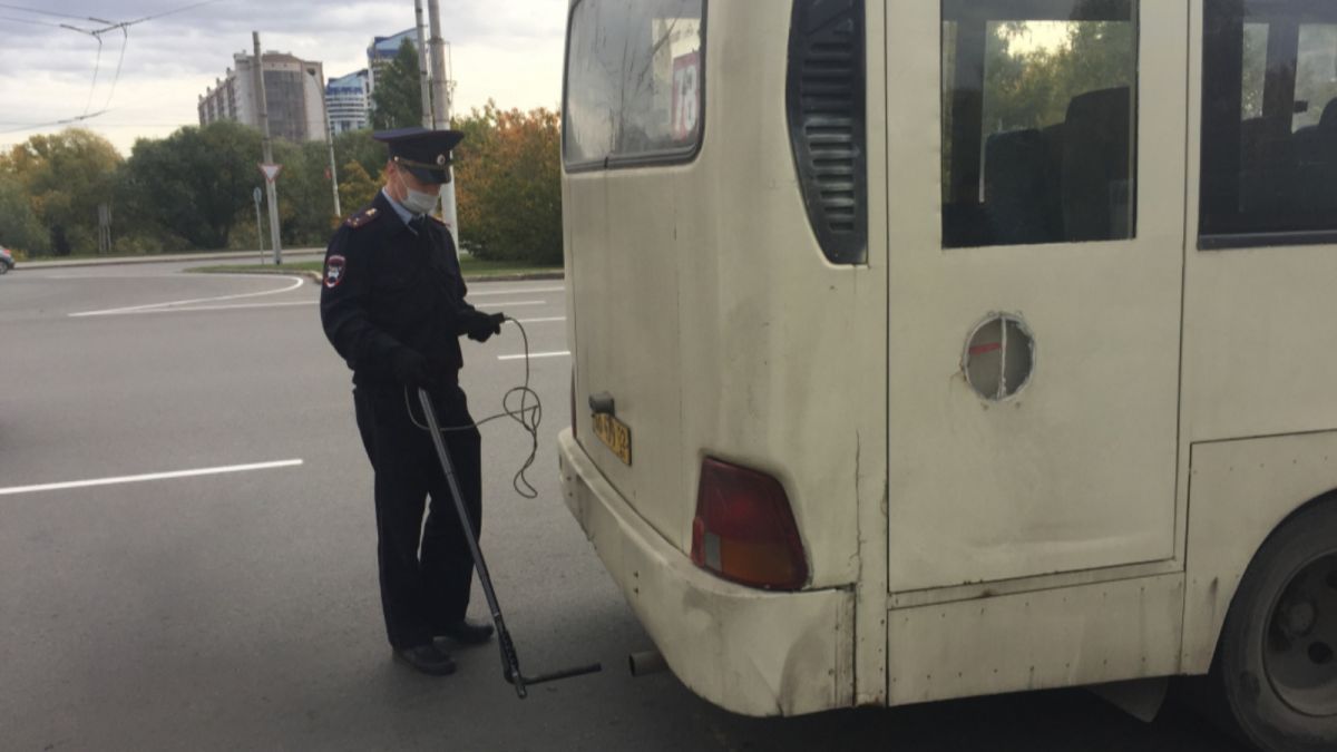 Восемь маршрутных автобусов отравляли воздух в Барнауле