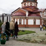 В Барнауле простились с жертвами ДТП, в котором погибла семья из четырех человек