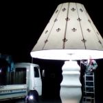 Гигантский светящийся ночник появился в центре села на Алтае