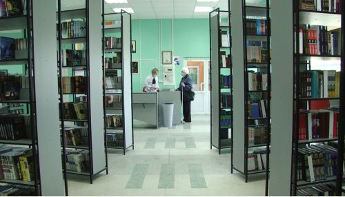 В барнаульском посёлке Южный открылась библиотека нового поколения