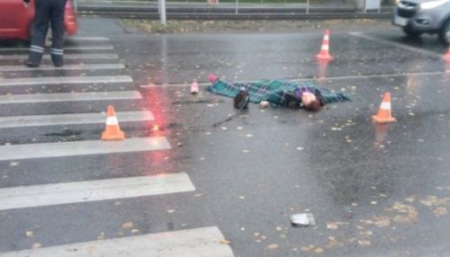 Женщину-пешехода у ТЦ Алтай сбил 82-летний водитель