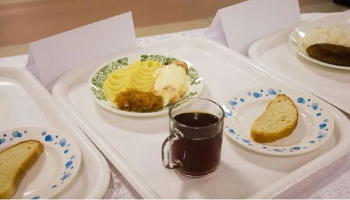 На костре будете суп варить: Онищенко раскритиковал питание в алтайских школах