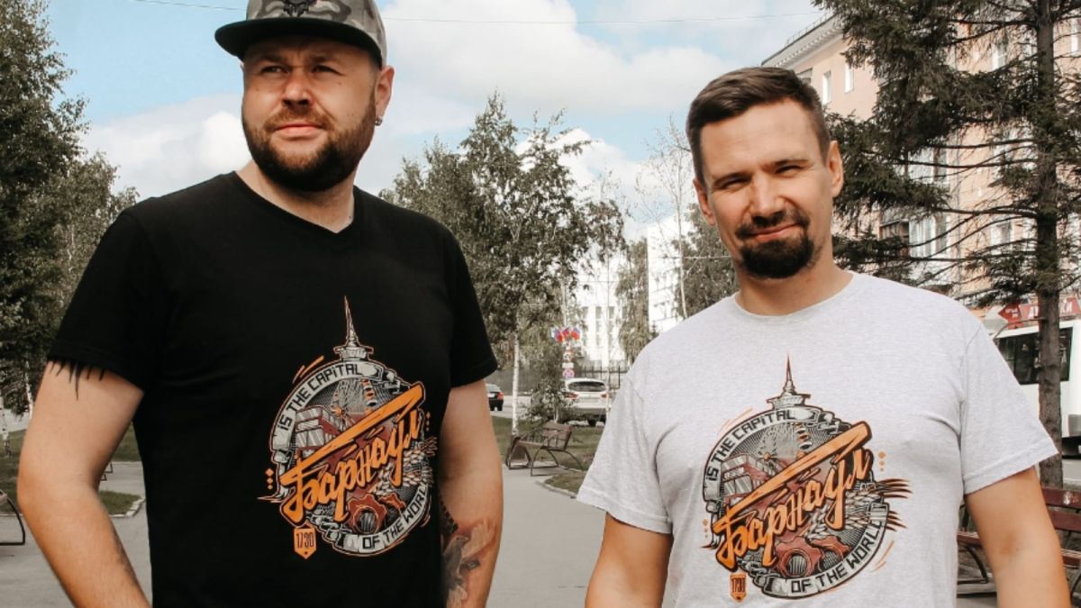 Два предпринимателя запустили локальный бренд одежды про Барнаул и Алтай