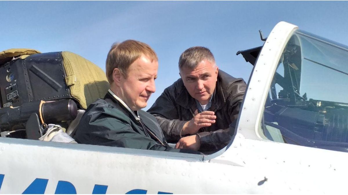 Источник: общавшиеся с Томенко пилоты авиагруппы "Стрижи" здоровы