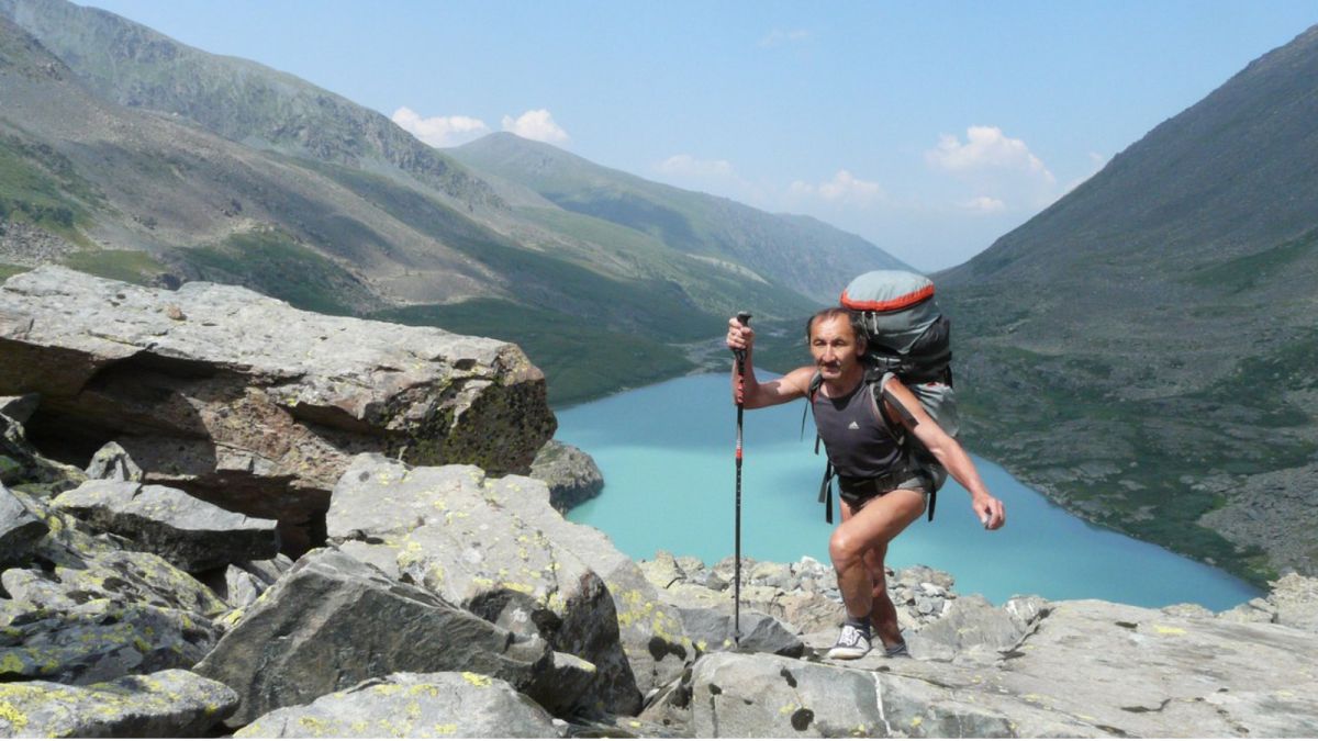 В СК рассказали обстоятельства гибели фотографа в высокогорном озере на Алтае