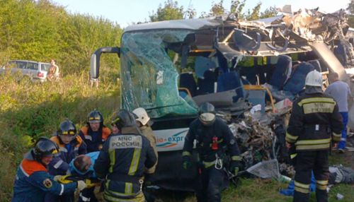Шесть человек погибли в ДТП с автобусом и КамАЗом в Калининградской области