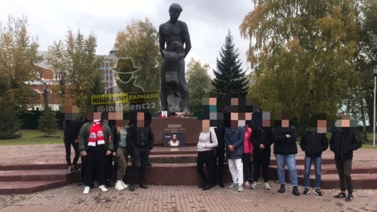 Барнаульцы устроили памятное шествие в честь националиста Тесака 