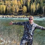 Вертолет и официанты: Николай Басков отдыхает в Республике Алтай