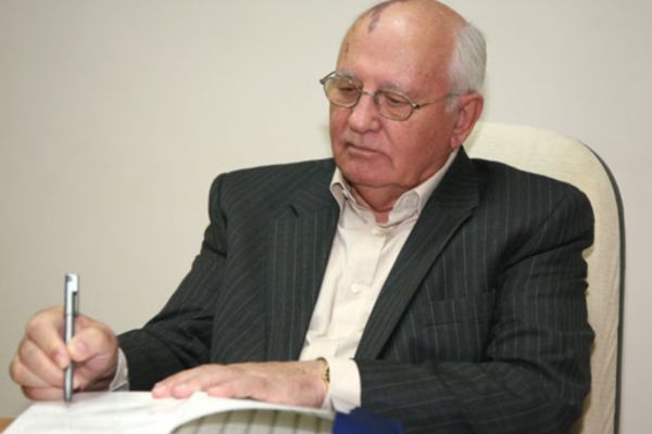 Горбачев пофантазировал о мире, где остался бы СССР