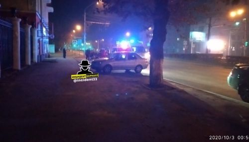 Минувшей ночью в Барнауле на пешеходном переходе сбили девушку