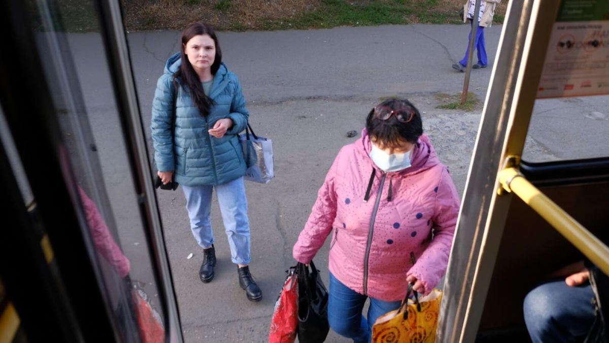 Водителя автобуса из Бийска лишили прав за травмирование пассажирки 