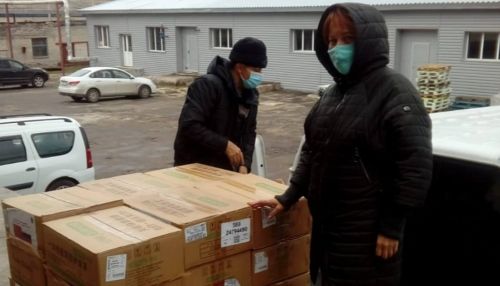 Больницы Алтайского края получили 20 тысяч защитных экранов для врачей
