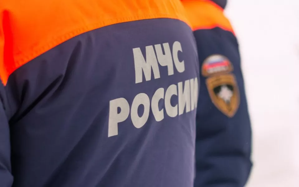 22 человека спасли при пожаре в общежитии в Заринске