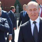 Что дарили Путину: пять самых необычных презентов имениннику