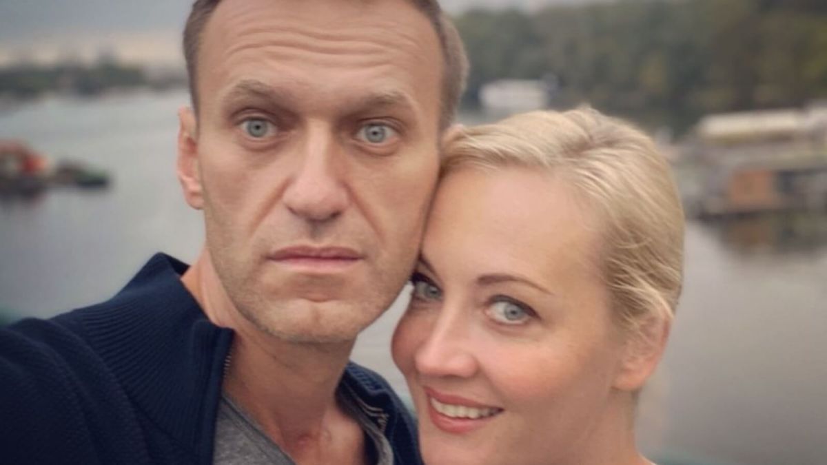 После отравления: Юрий Дудь взял интервью у супругов Навальных 
