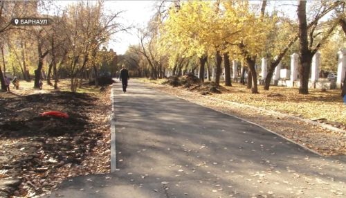 Парк Изумрудный стал чище: на субботник вышли сотни барнаульцев