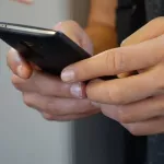 Эксперт опроверг миф об опасном излучении от смартфонов