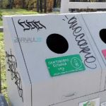 Неизвестные испортили контейнеры для раздельного сбора мусора в Барнауле