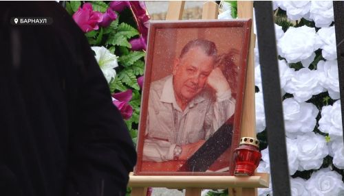 Ушла легенда: в Барнауле прошли похороны легендарного диктора Сергея Маркова