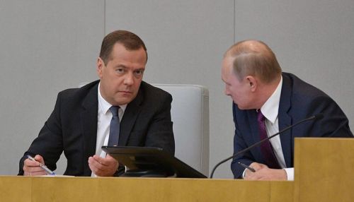 Путин поручил Медведеву защитить россиян от новых инфекций