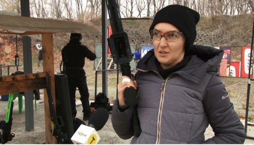 Массовые выстрелы: почему на Алтае учитель английского взялась за ружье