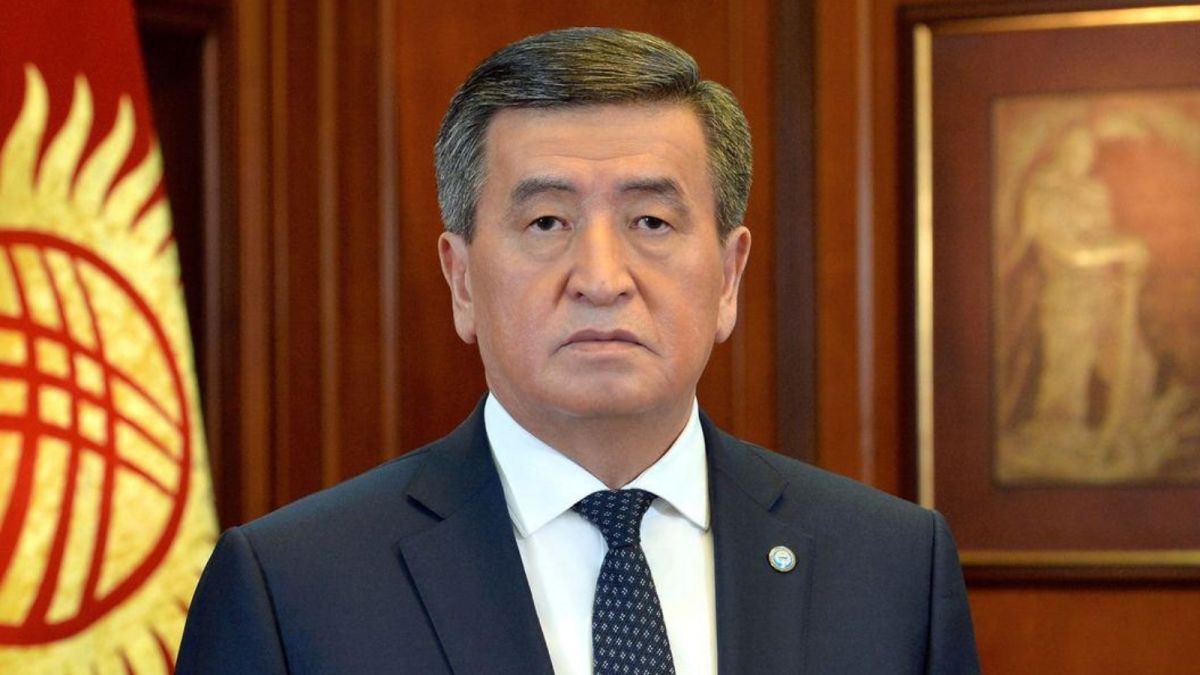 "Я не держусь за власть": президент Киргизии объявил об уходе в отставку