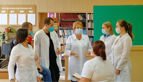 Студенты медколледжа Бийска рассказали, чем запомнилась работа в красной зоне