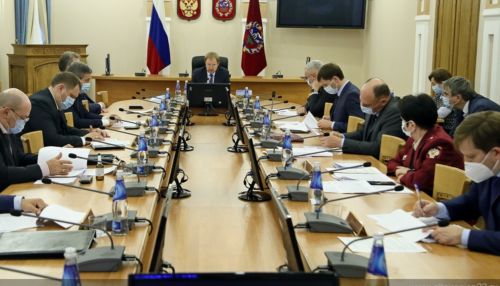 Томенко спросил с двух министров за недозвон в поликлиники Барнаула